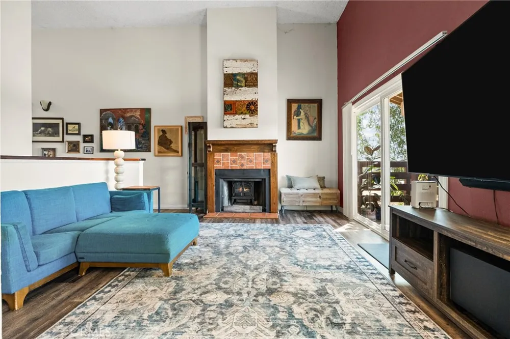 23834 Box Canyon Rd West Hills, CA 91304