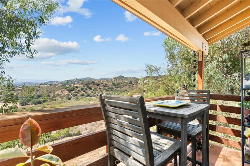 23834 Box Canyon Rd West Hills, CA 91304