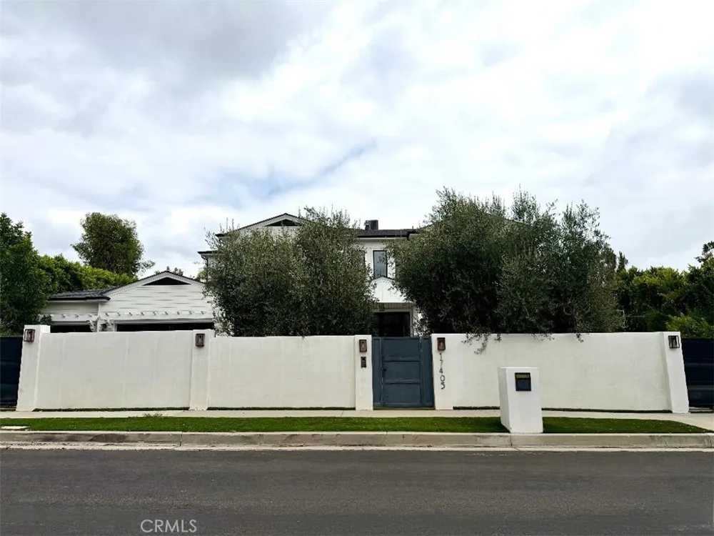 17405 Cumpston Encino, CA 91316
