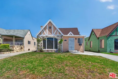 1849 W 70th Street