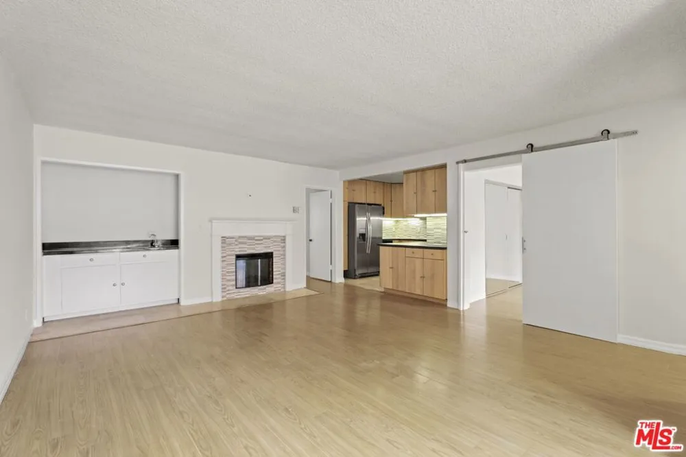 1033 6TH STREET #303 Santa Monica, CA 90403