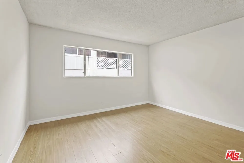 1033 6TH STREET #303 Santa Monica, CA 90403