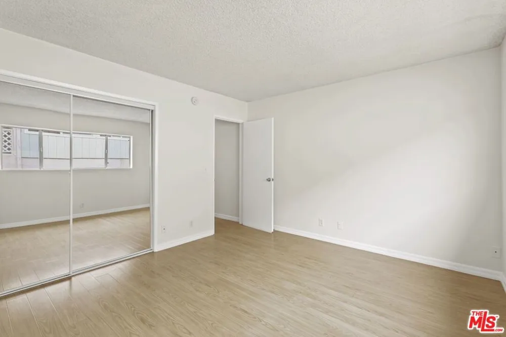 1033 6TH STREET #303 Santa Monica, CA 90403