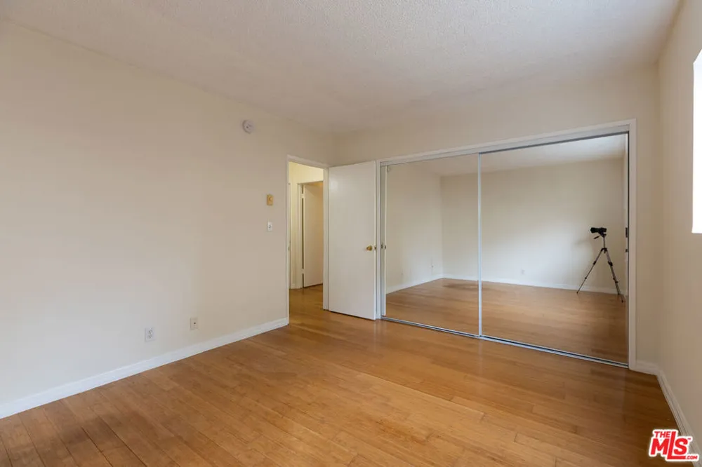1033 6TH STREET #107 Santa Monica, CA 90403