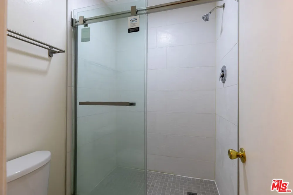 1033 6TH STREET #107 Santa Monica, CA 90403