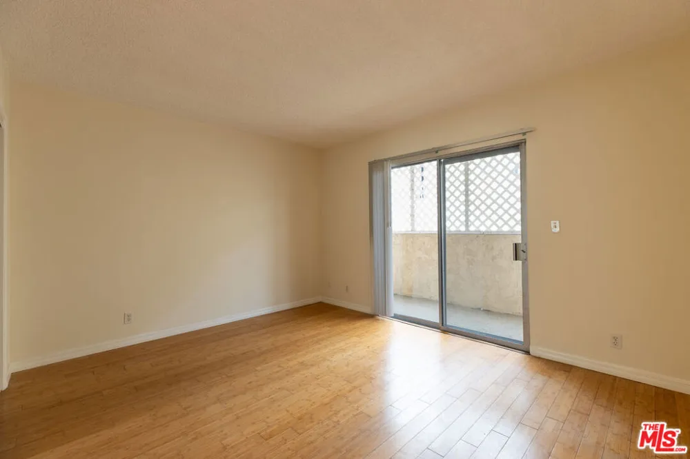 1033 6TH STREET #107 Santa Monica, CA 90403