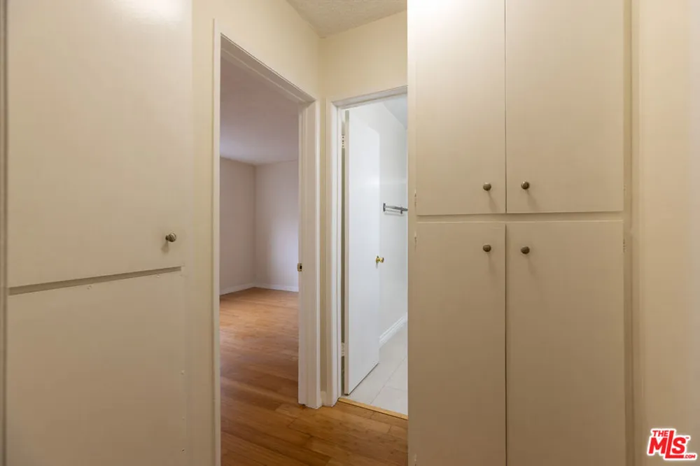 1033 6TH STREET #107 Santa Monica, CA 90403