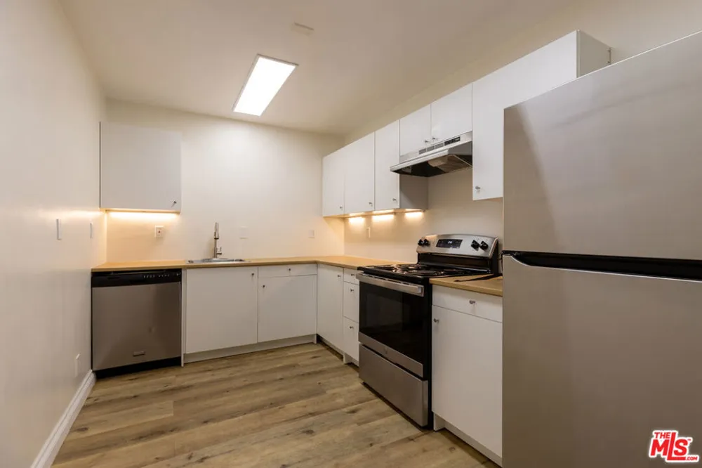 1033 6TH STREET #107 Santa Monica, CA 90403