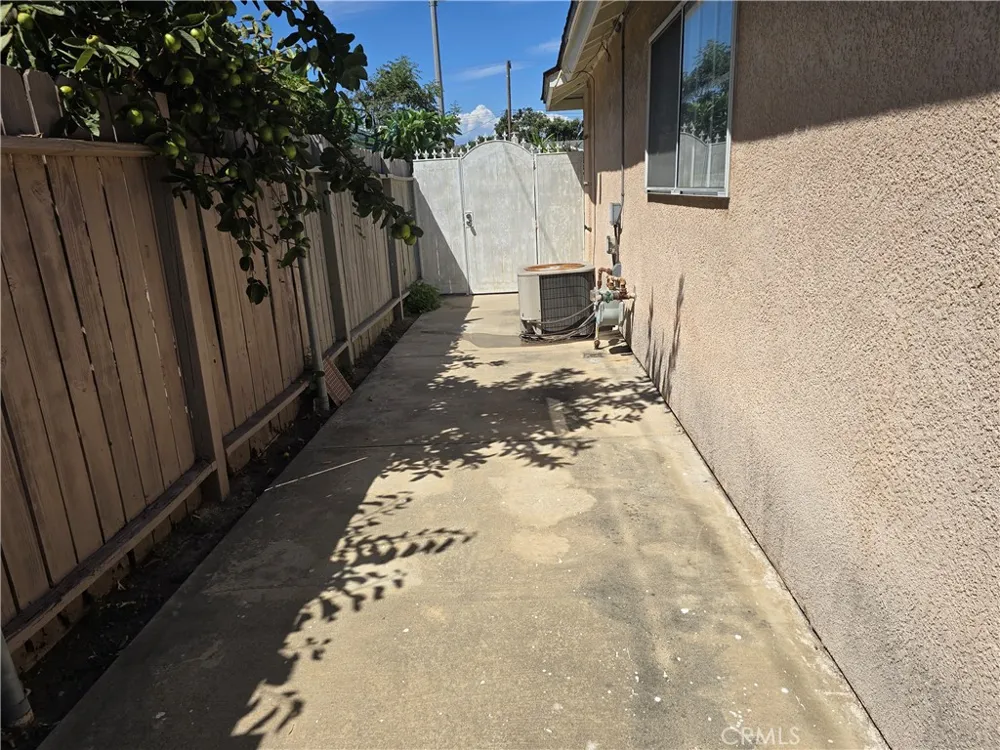 9802 Kern Avenue Garden Grove, CA 92844