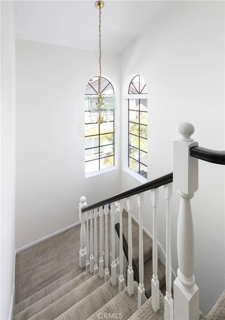 212 Mayfair Costa Mesa, CA 92627
