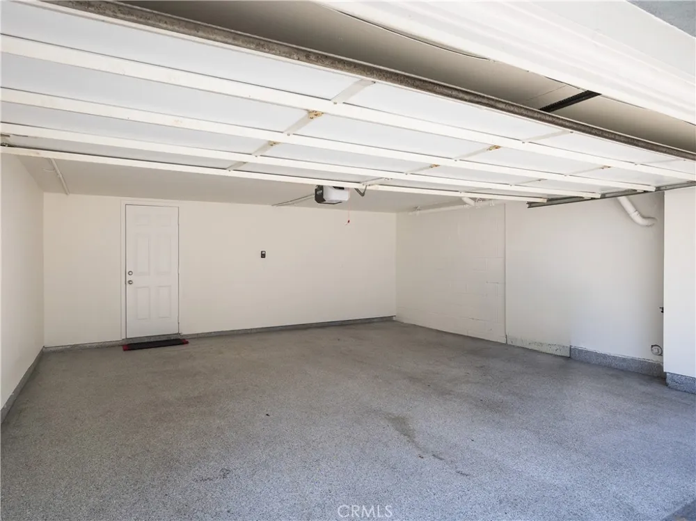 212 Mayfair Costa Mesa, CA 92627