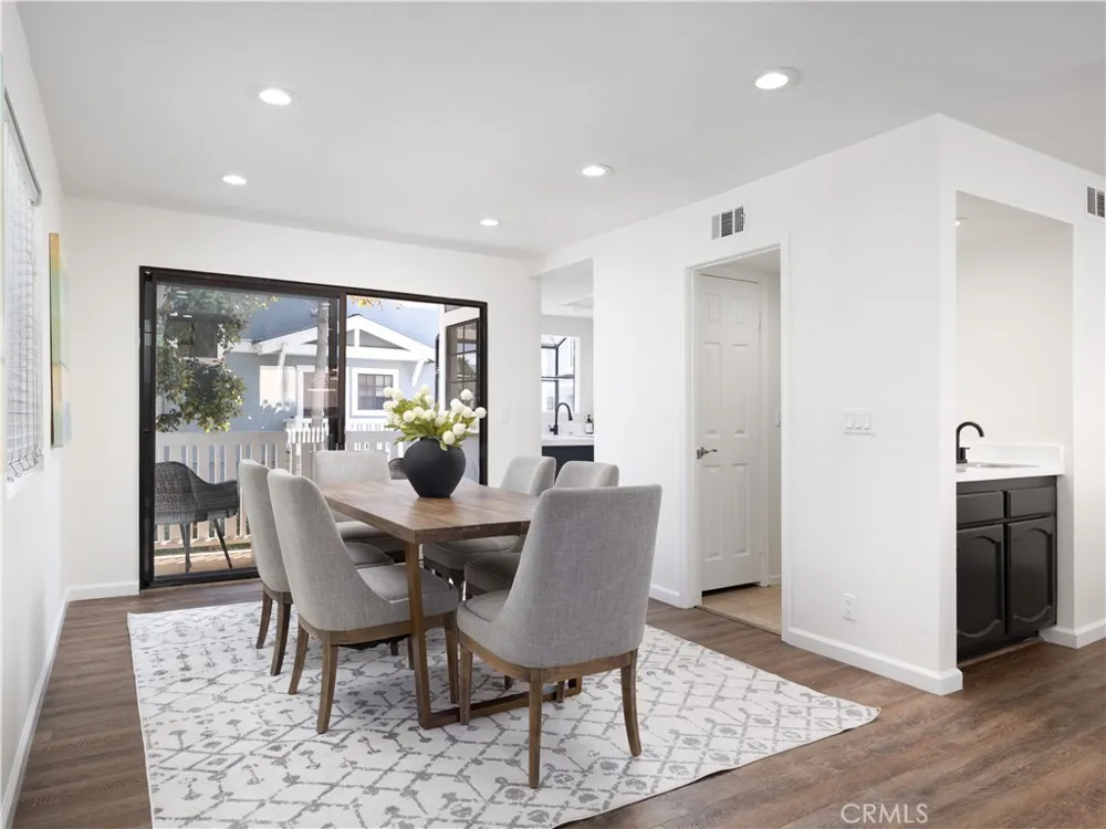 212 Mayfair Costa Mesa, CA 92627
