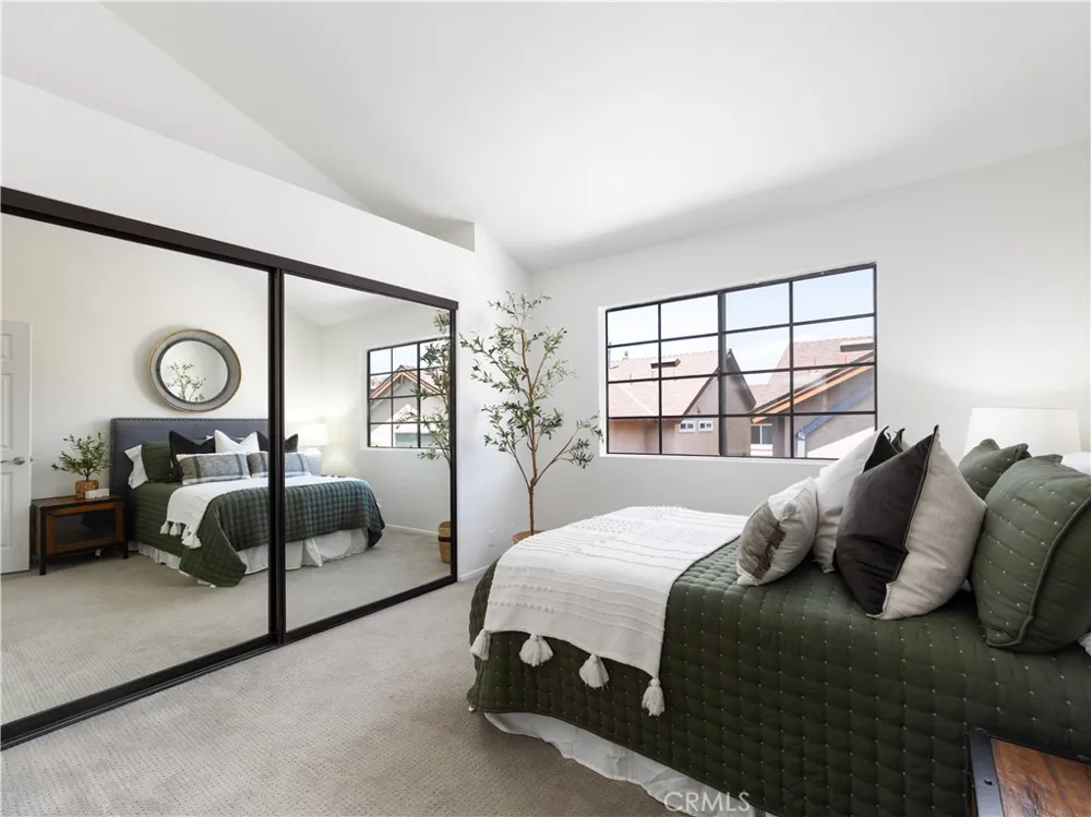 212 Mayfair Costa Mesa, CA 92627