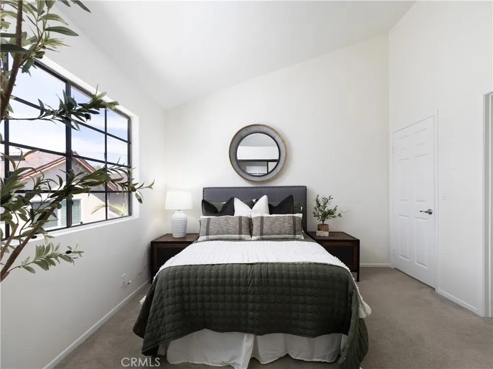 212 Mayfair Costa Mesa, CA 92627