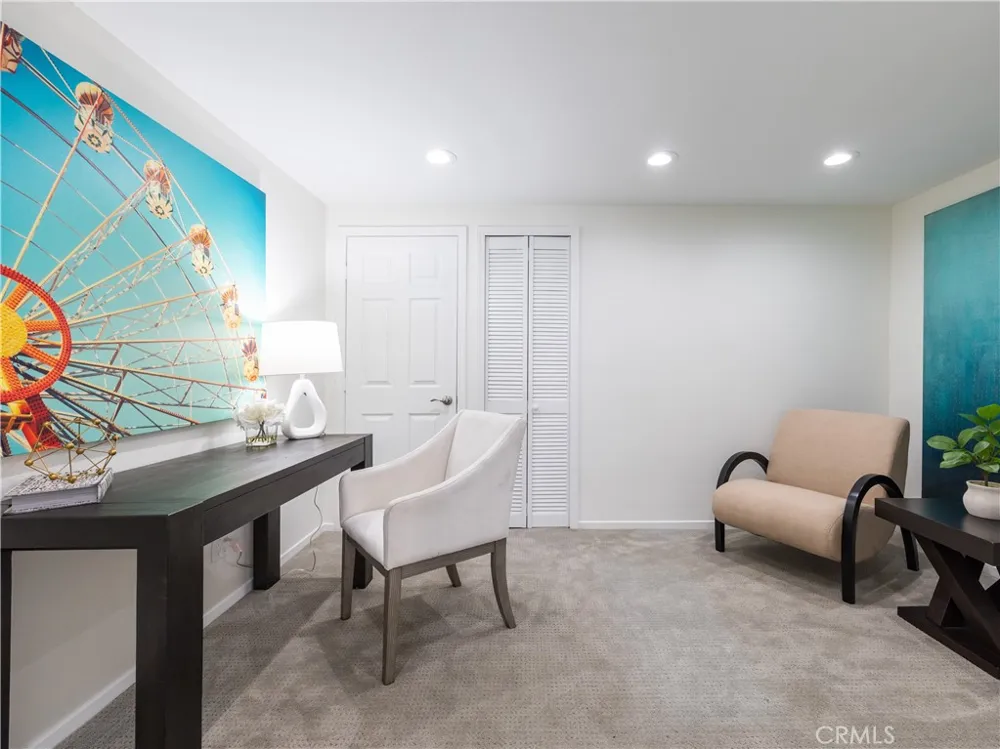 212 Mayfair Costa Mesa, CA 92627