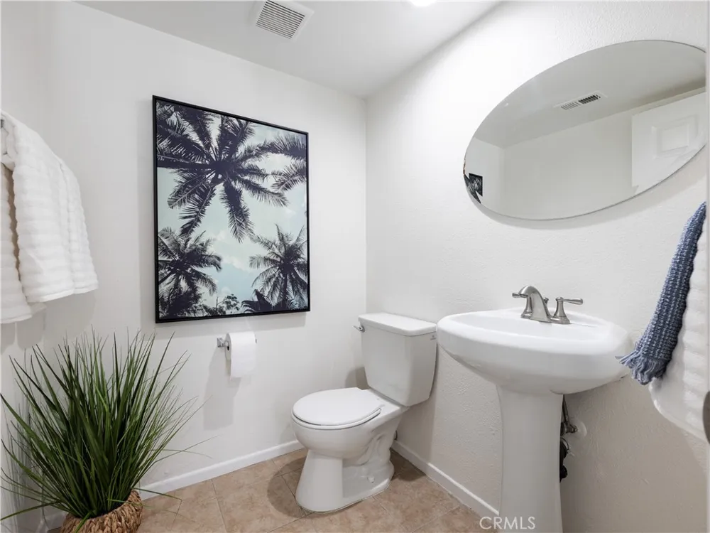 212 Mayfair Costa Mesa, CA 92627