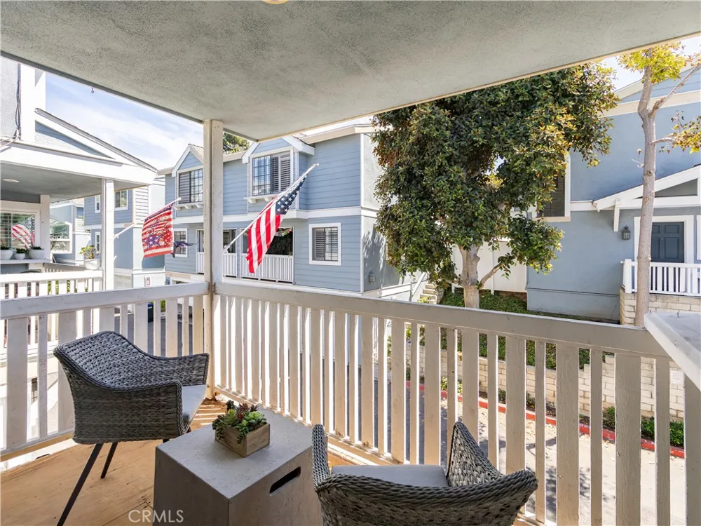 212 Mayfair Costa Mesa, CA 92627