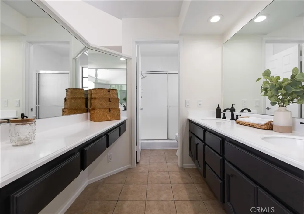 212 Mayfair Costa Mesa, CA 92627