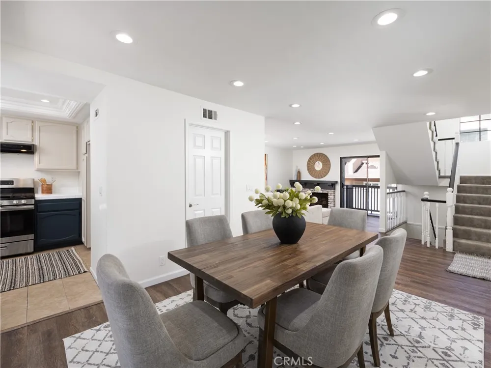 212 Mayfair Costa Mesa, CA 92627
