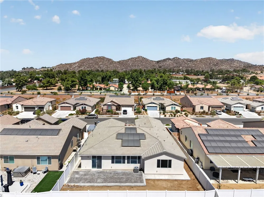 30699 Pitch Pine Dr Homeland, CA 92548