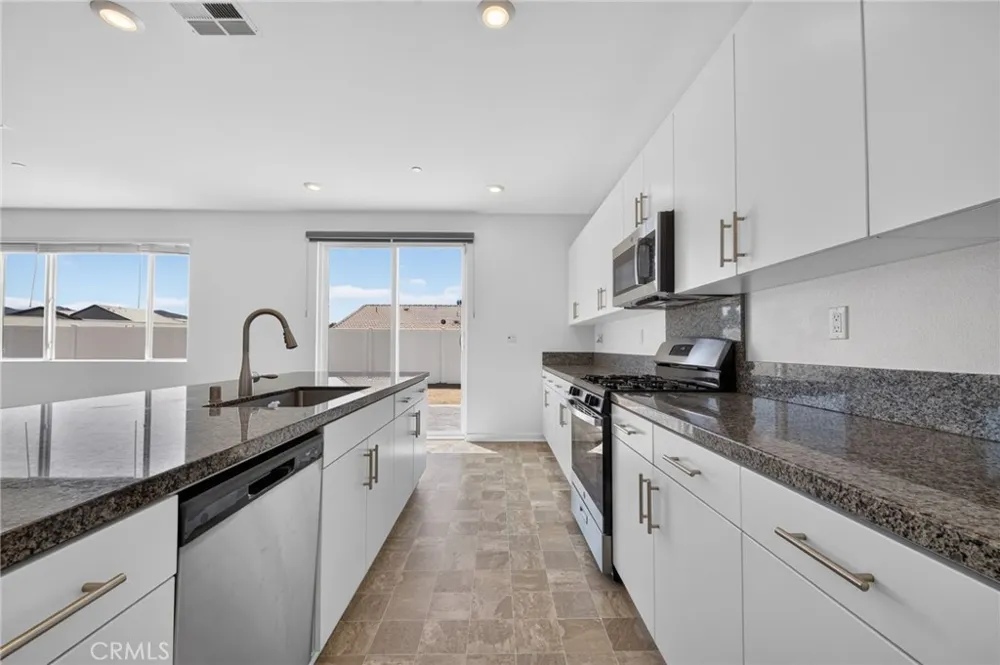30699 Pitch Pine Dr Homeland, CA 92548