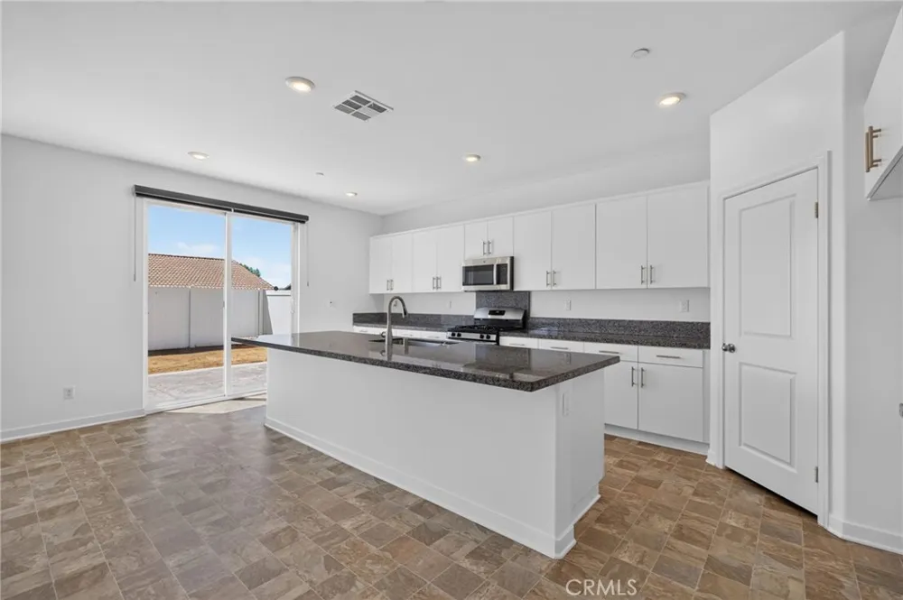 30699 Pitch Pine Dr Homeland, CA 92548