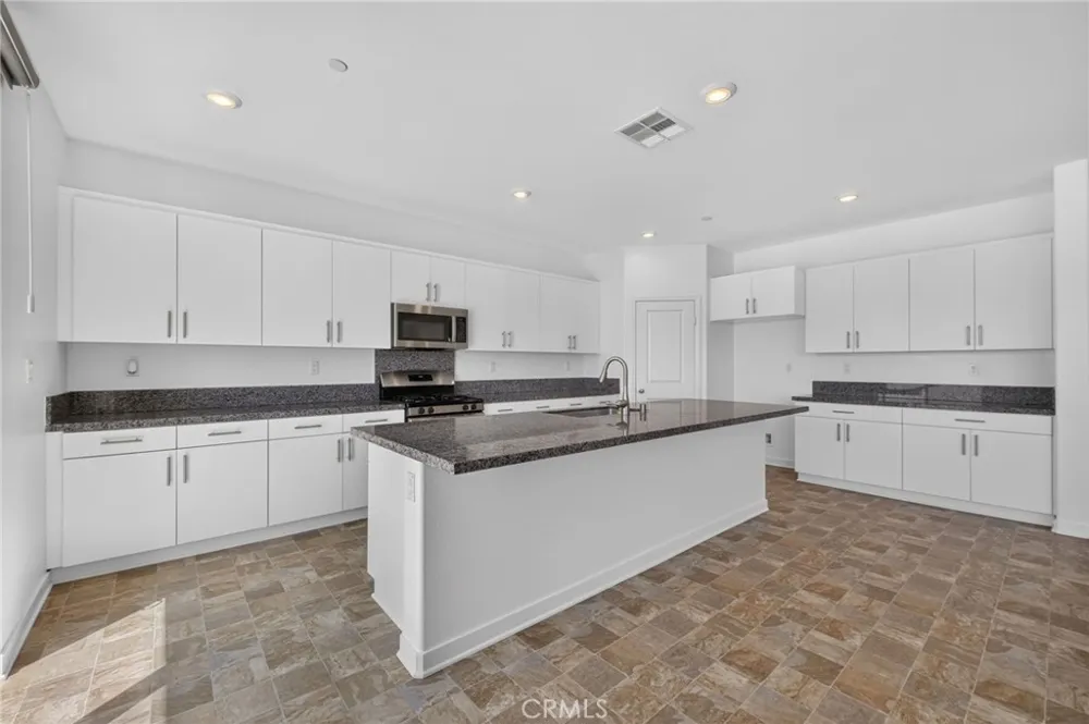 30699 Pitch Pine Dr Homeland, CA 92548