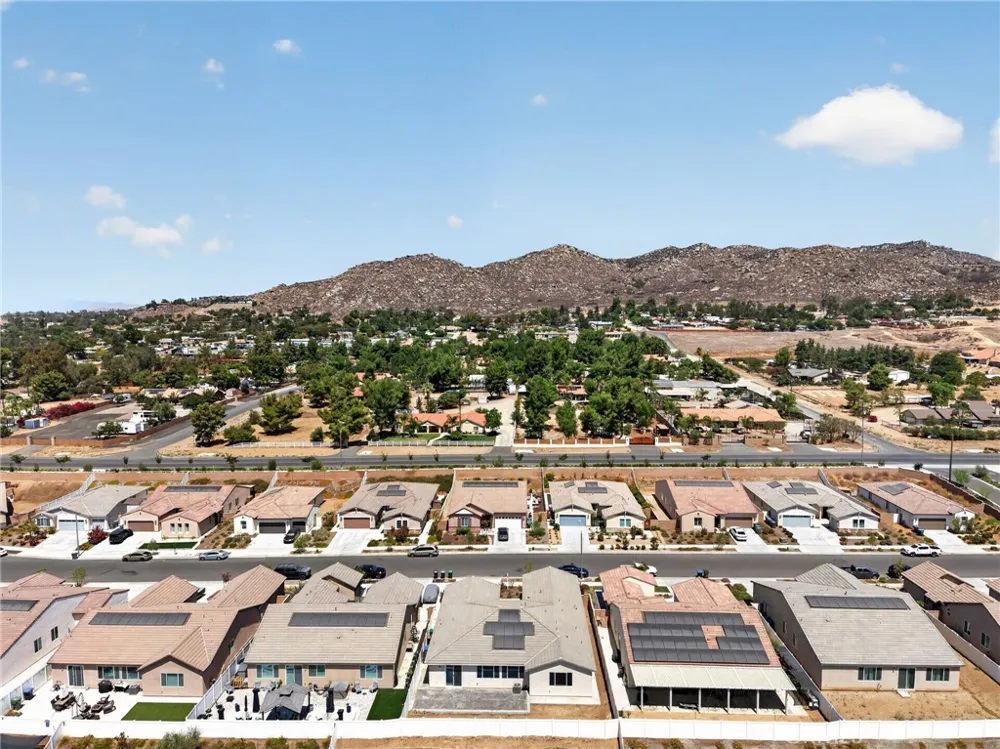 30699 Pitch Pine Dr Homeland, CA 92548