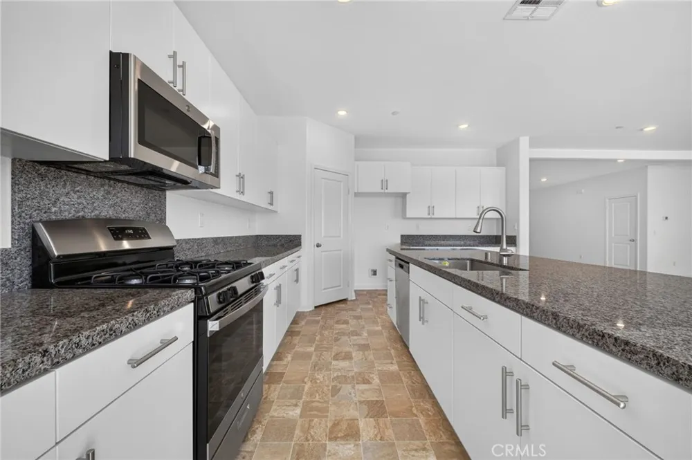 30699 Pitch Pine Dr Homeland, CA 92548