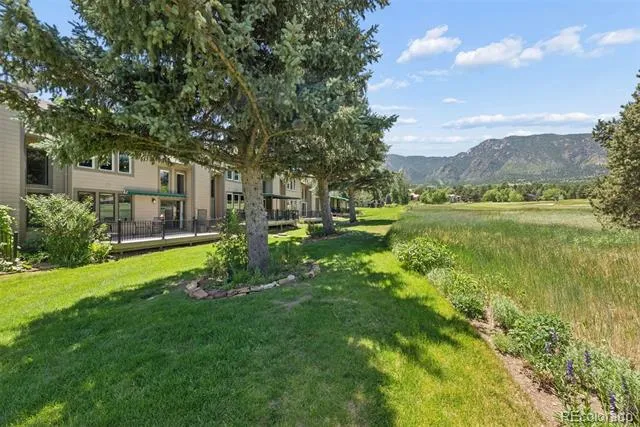 28 Woodbridge Drive Colorado Springs, CO 80906
