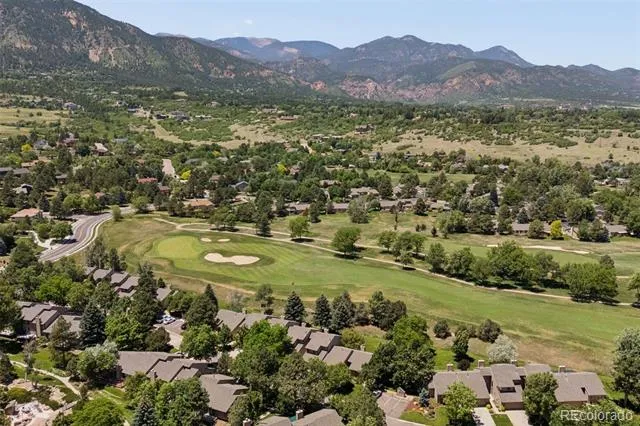 28 Woodbridge Drive Colorado Springs, CO 80906