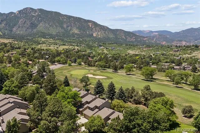 28 Woodbridge Drive Colorado Springs, CO 80906