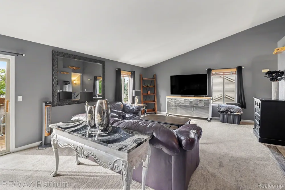 1035 Old Leake Court #17 Holly Village, MI 48442