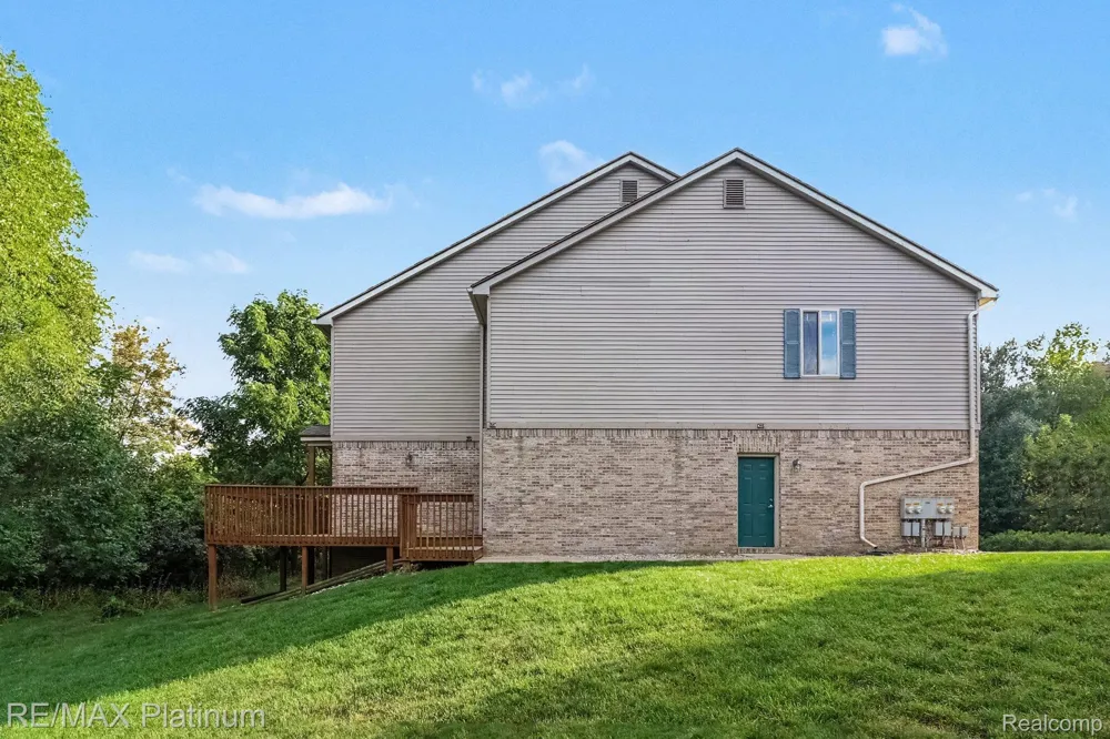 1035 Old Leake Court #17 Holly Village, MI 48442