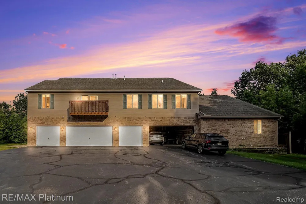 1035 Old Leake Court #17 Holly Village, MI 48442