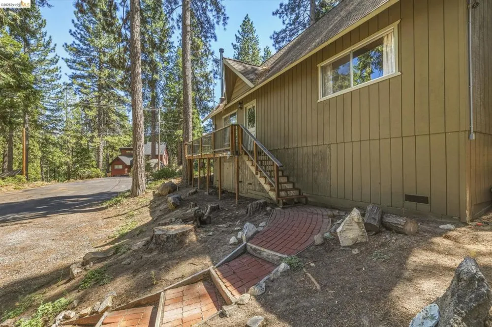 29474 Yuba ct Cold Springs, CA 95335
