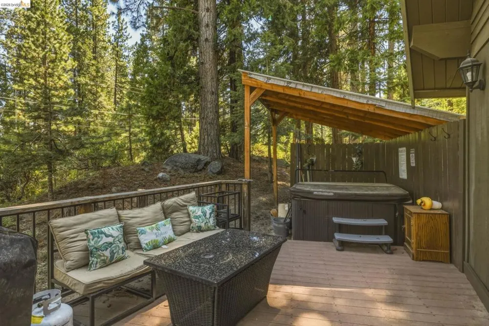 29474 Yuba ct Cold Springs, CA 95335