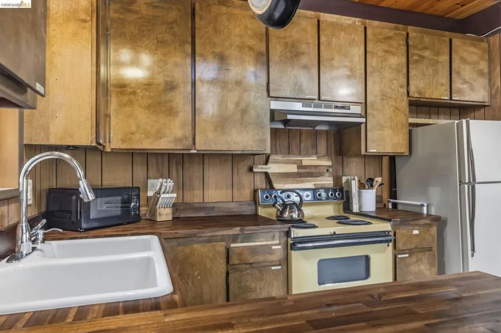 29474 Yuba ct Cold Springs, CA 95335