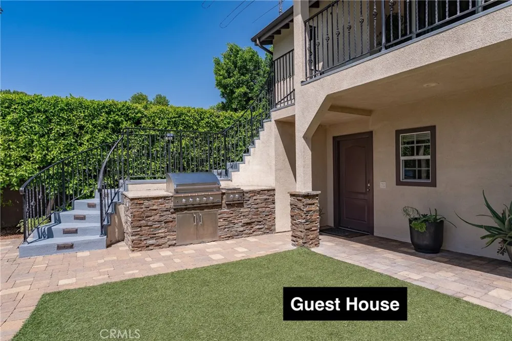 22702 Califa Street Woodland Hills, CA 91367