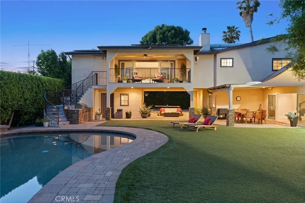 22702 Califa Street Woodland Hills, CA 91367