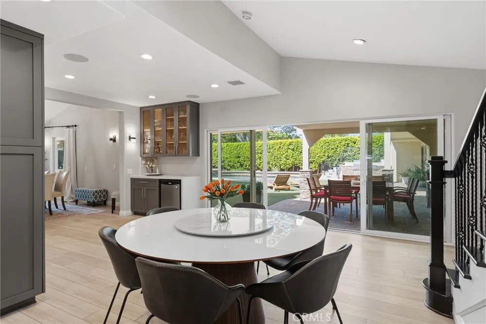 22702 Califa Street Woodland Hills, CA 91367