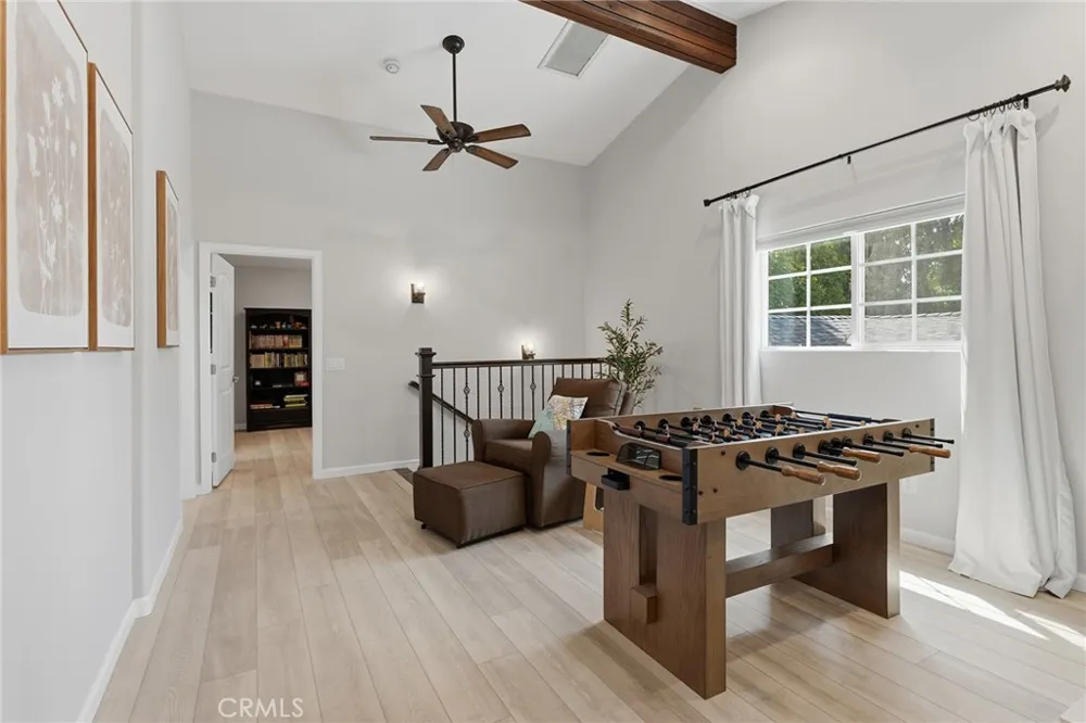 22702 Califa Street Woodland Hills, CA 91367