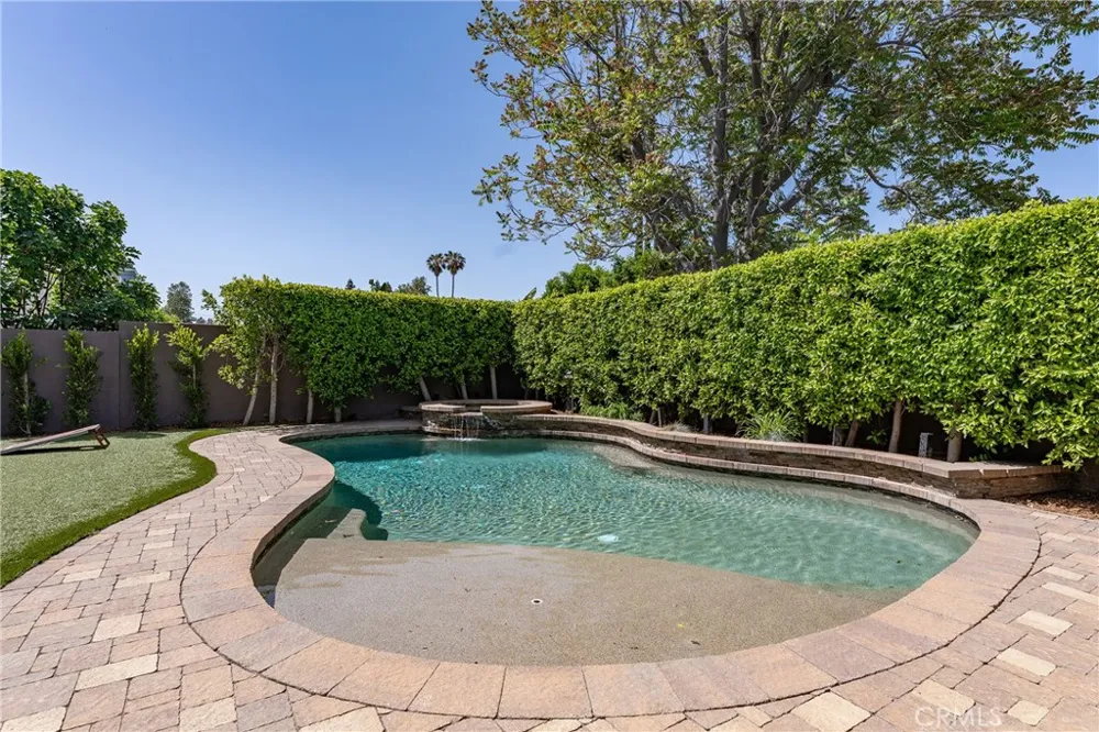 22702 Califa Street Woodland Hills, CA 91367