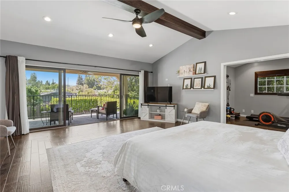 22702 Califa Street Woodland Hills, CA 91367