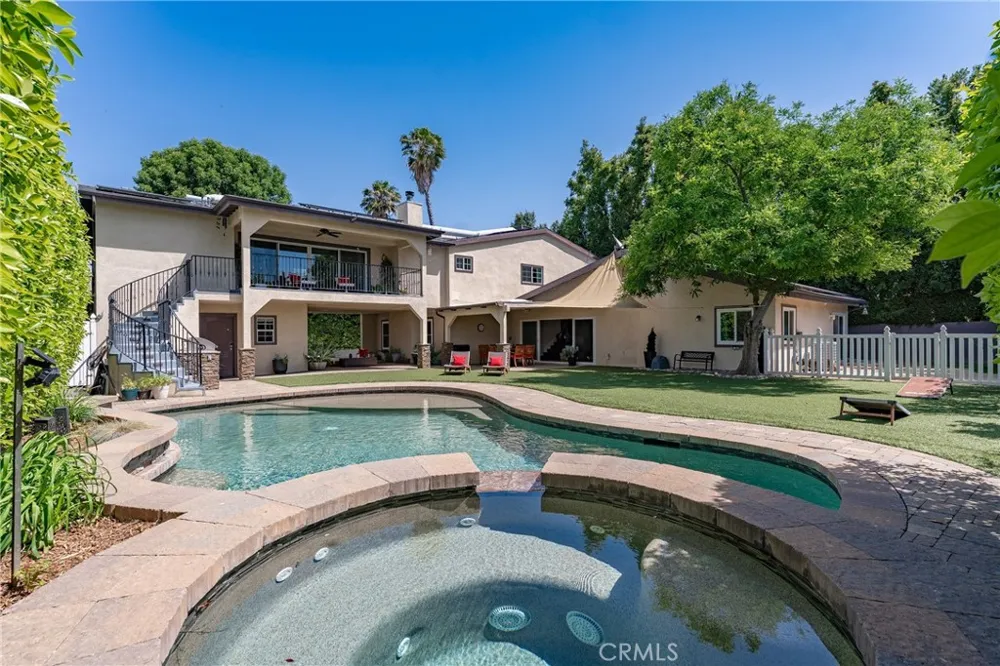 22702 Califa Street Woodland Hills, CA 91367