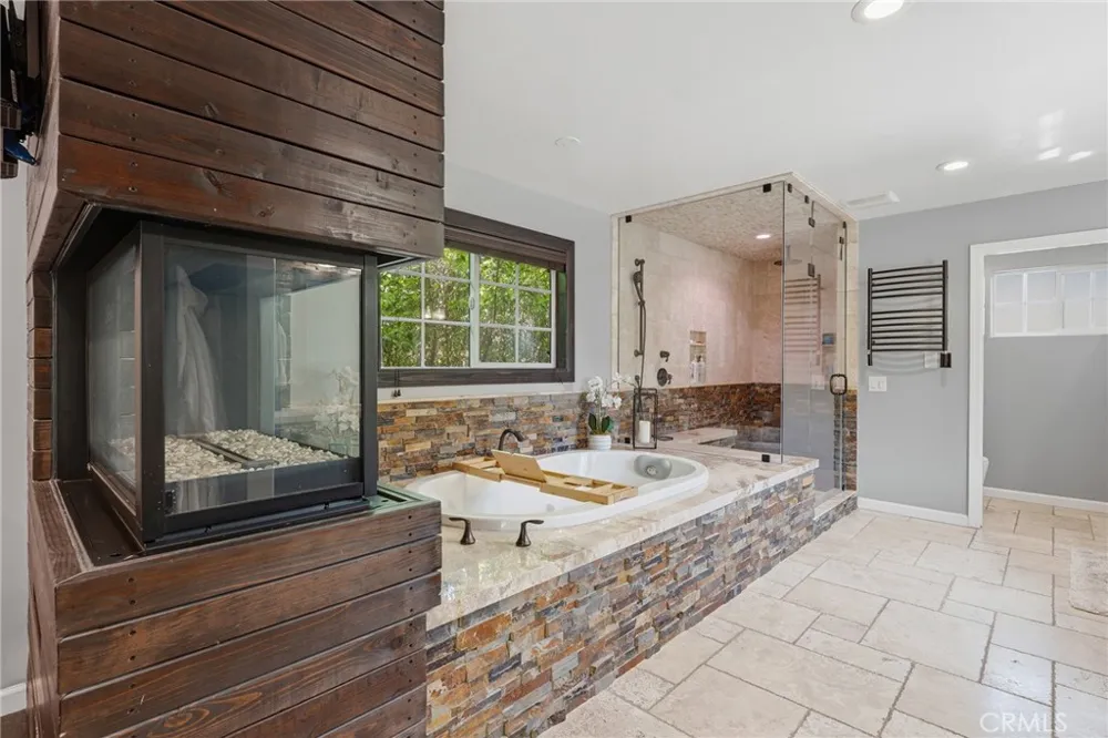 22702 Califa Street Woodland Hills, CA 91367
