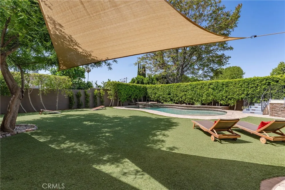 22702 Califa Street Woodland Hills, CA 91367