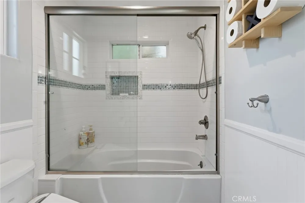 22702 Califa Street Woodland Hills, CA 91367