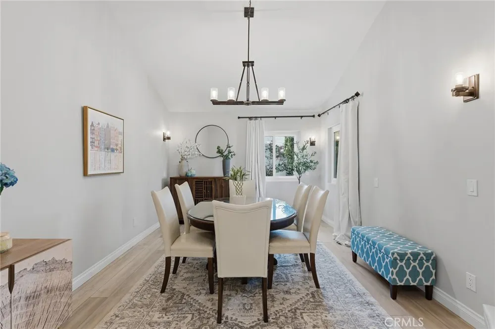 22702 Califa Street Woodland Hills, CA 91367