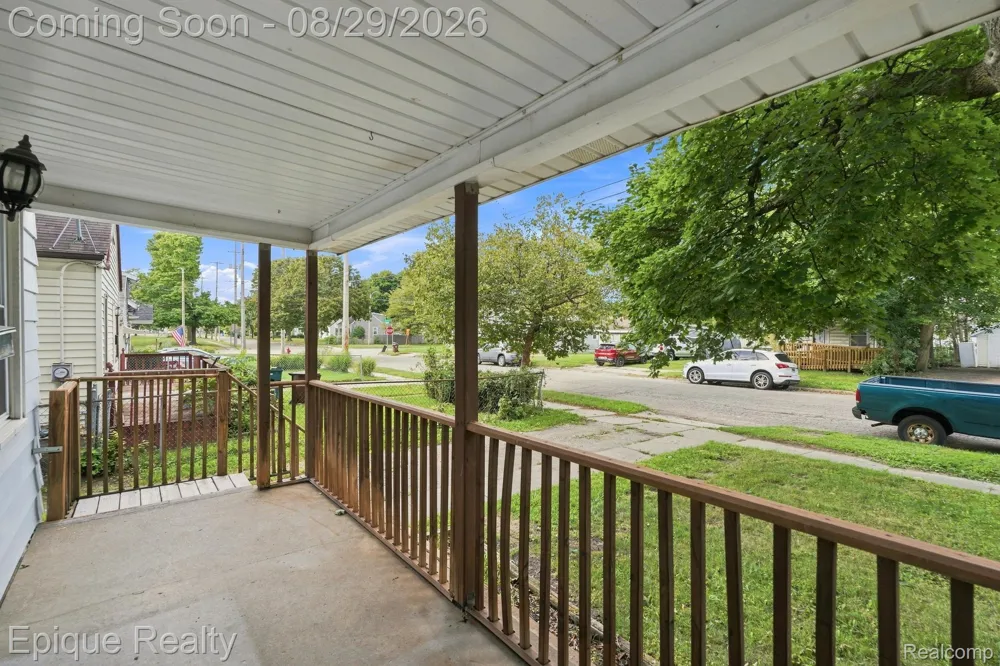 816 Comfort Street Lansing City, MI 48915